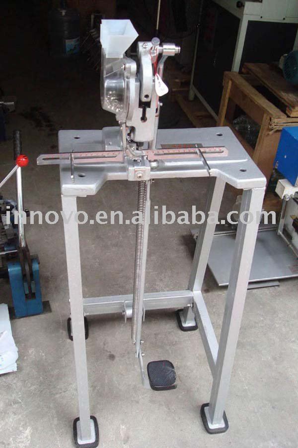 JLDT Single eyeleting machine