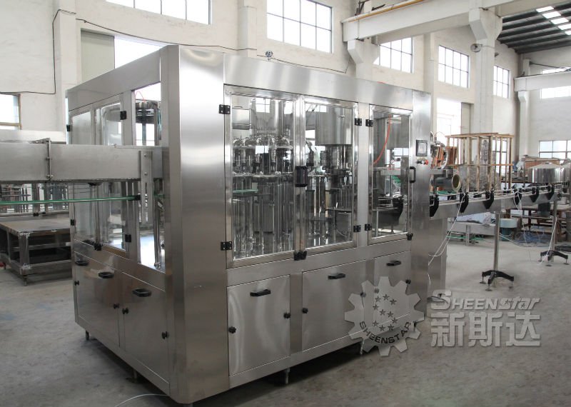 Juice filling machine