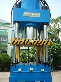 Large-scale swaging press