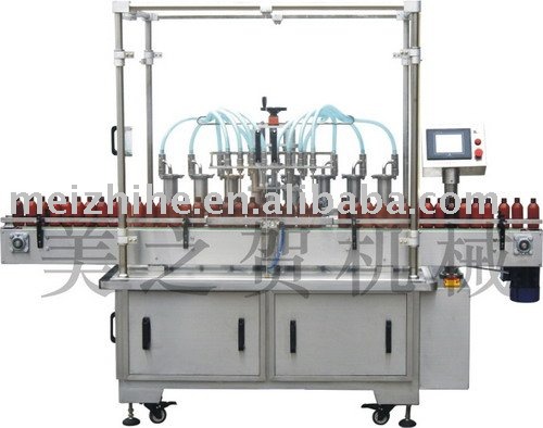 Liquid filling machine