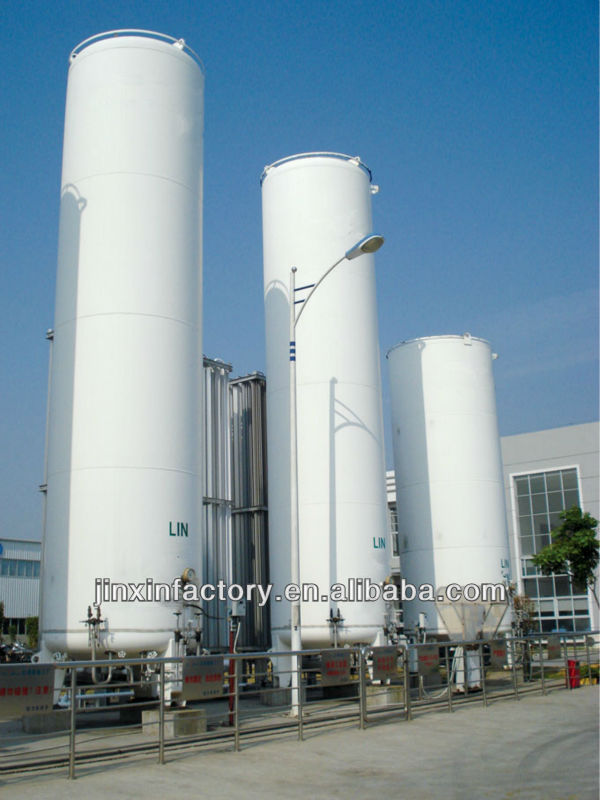 Liquid nitrogen storage tank