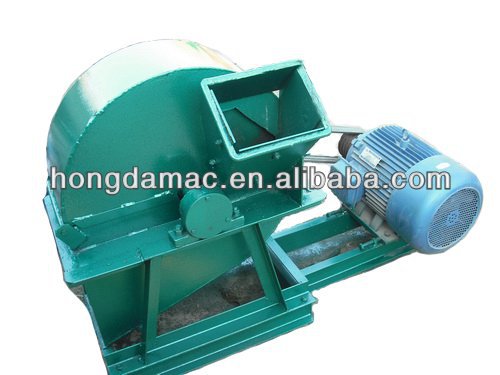 Low consumption wood chipper machine