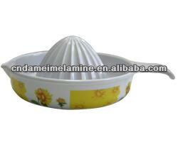 Melamine juice extractor