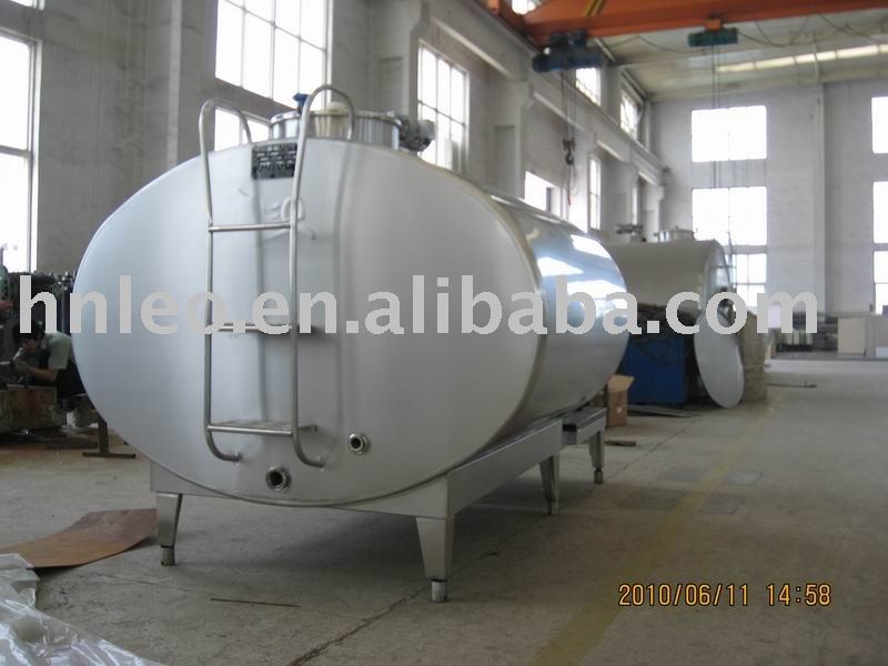 Milk cooling tank