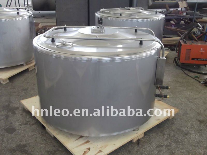 Milk cooling tank