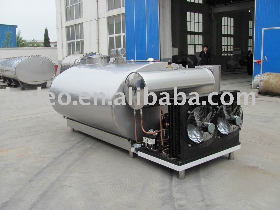 Milk cooling tank with weighing system