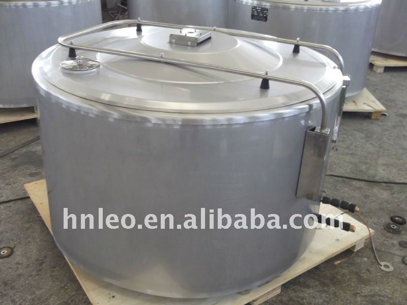 Milk storage tank