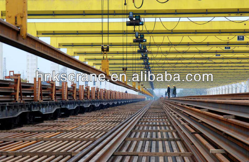 Multiple gantries synchronous lifting for rail welding yard