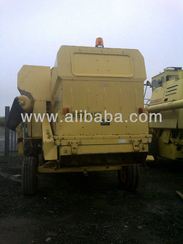 NEW HOLLAND TC56 COMBINE HARVESTER