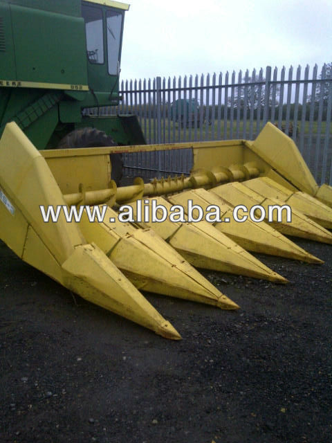 NEW HOLLAND TC56 MAIZE HEADER