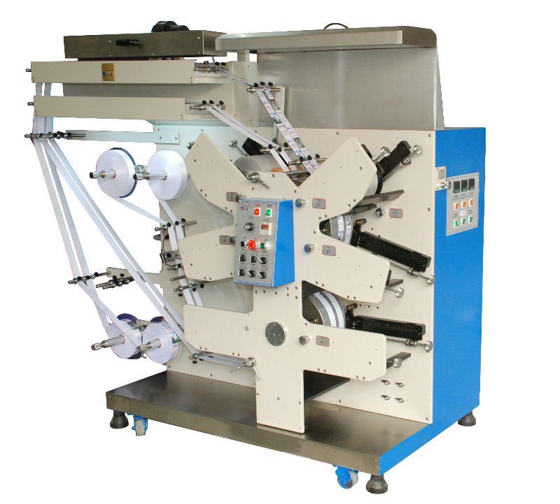 On-running registration flexo label printing machine