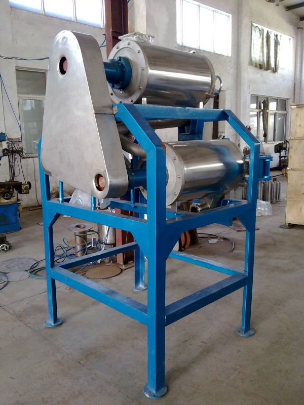 Orange pulping machine