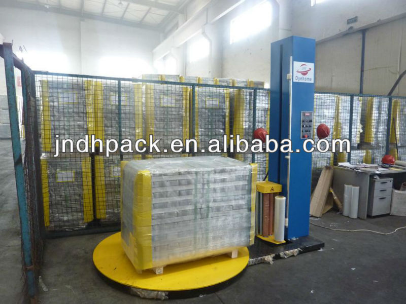 Pallet packaging machine