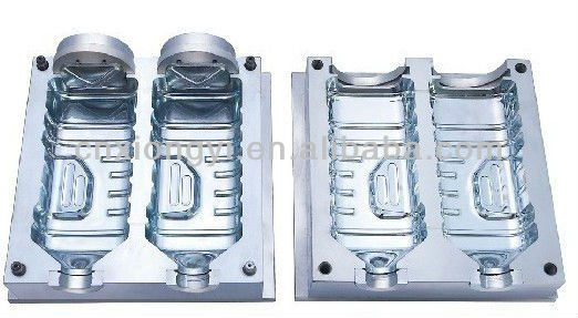 Plastic blowing bottle mould