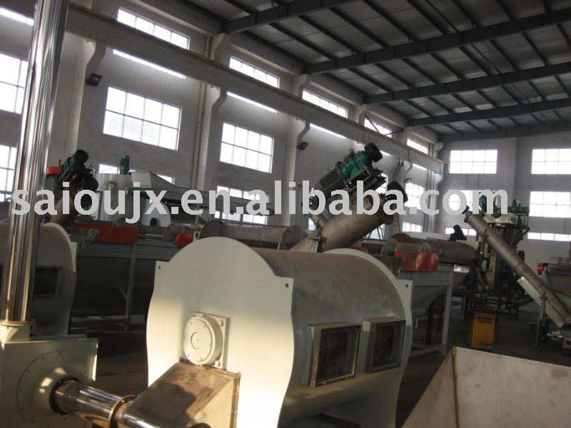 Plastic dewatering machine