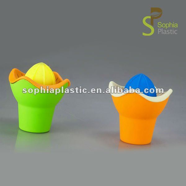 Plastic juice extractor