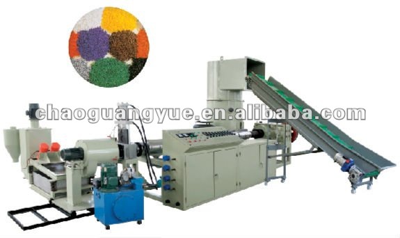 Plastic scraps recycling and granulating machine