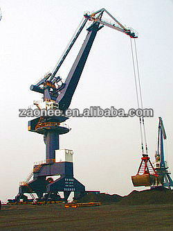 Portal cranes with grab for bulk goods yard/mobile cranes