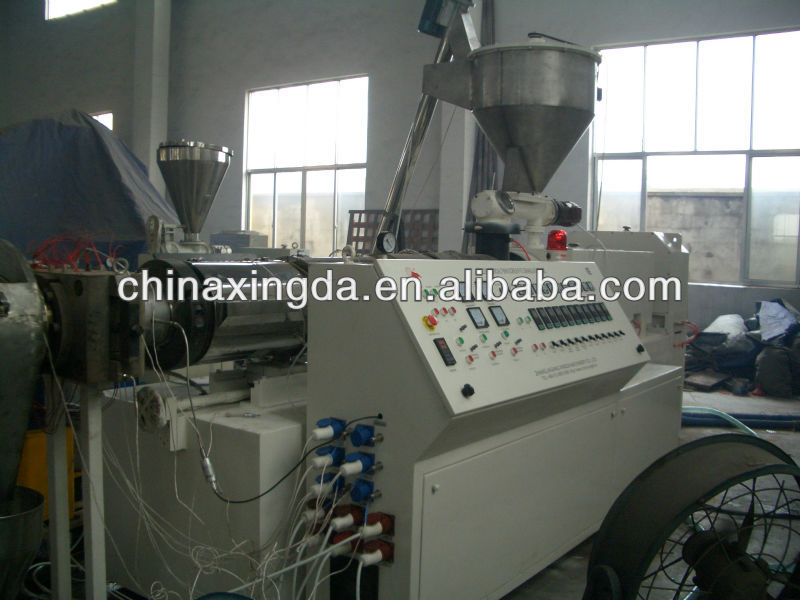 PVC granulating machine