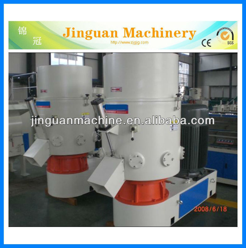 Recycling plastic agglomerator