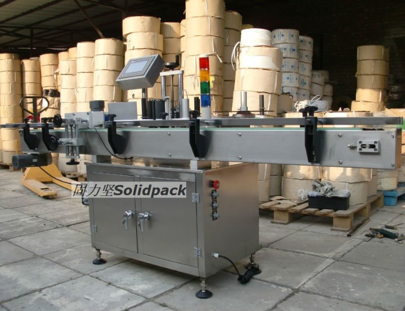 Round bottle labeling machine