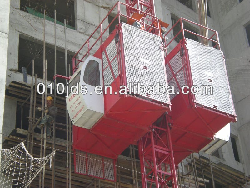 SC200/200 construction material hoist