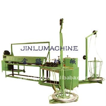 Semi-automatic chain making machine