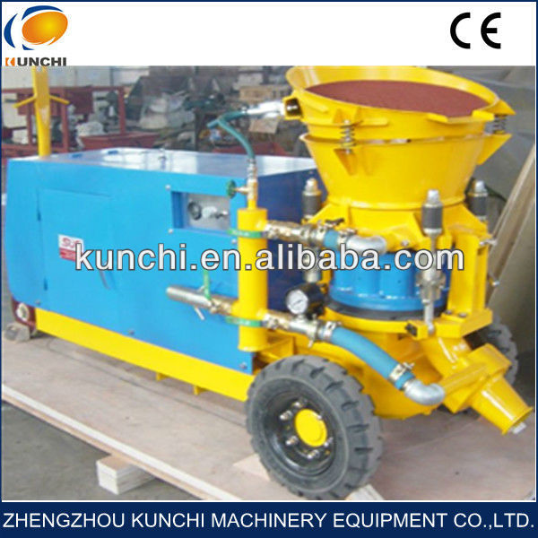 Shotcrete spray machine with continuous and steady spraying flow