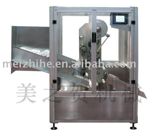 Soft tube labeling machine