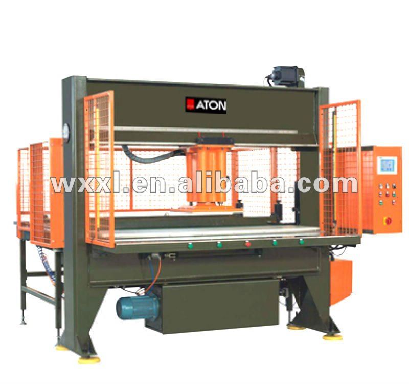 Stepping type precise four-column Die cutting machine