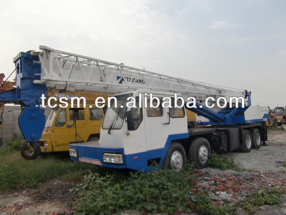 TL300E japanese used mobile truck cranes Tadano are selling