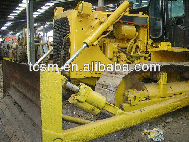 used Japanese crawler track bulldozers D6D are on sale