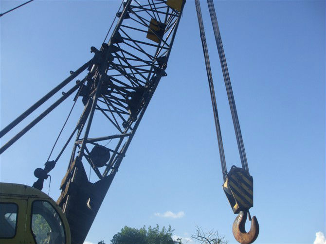 Used Kobelco 90 tons Crane