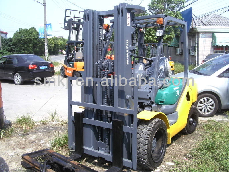 Used komatsu forklift 3 ton, triple stage, FD30-16, original from Japan