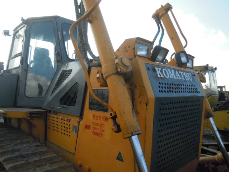 Used low price Komatsu D65E-12 Bulldozer