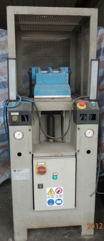 used TECNO 2 T30 one station pneumatic press for attaching walled sole