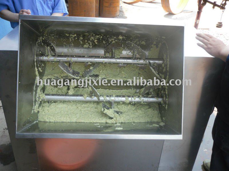 Vegetable stuffing mixing machine