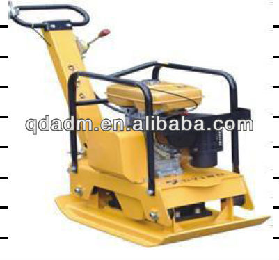 Vibratory gasoline plate compactor