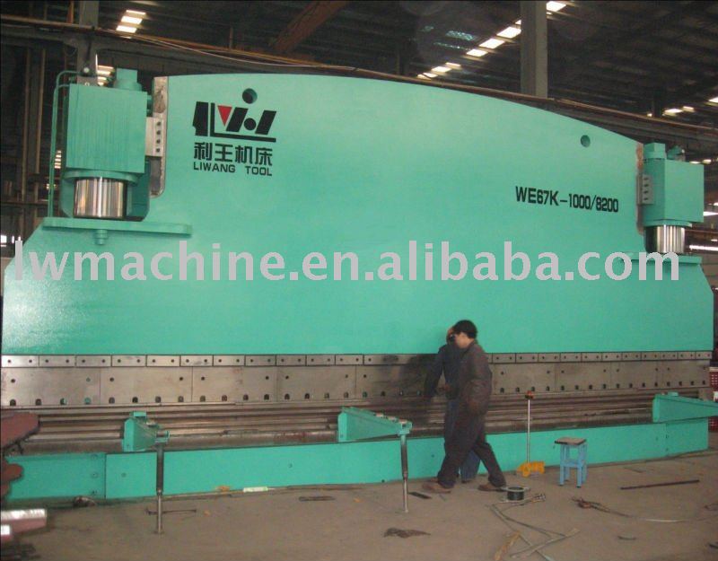 WE67K-1000T/8200 Series CNC Electro-hydraulic Synchro Press Brake