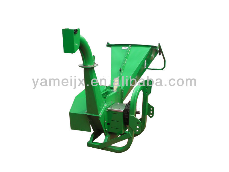 Wood chipper with self-feeder design