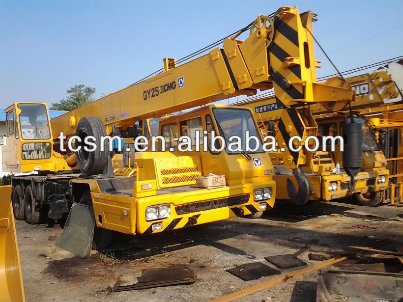 XCMG QY25T original China used mobile truck cranes are exported from shanghai china