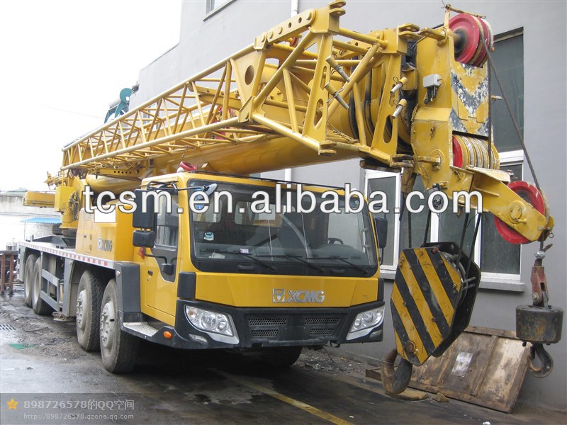 XCMG QY70k original China used mobile truck cranes are exported from shanghai china