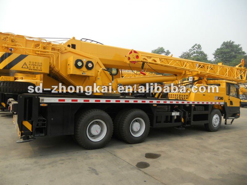 XCMG TRUCK CRANE QY70K-I