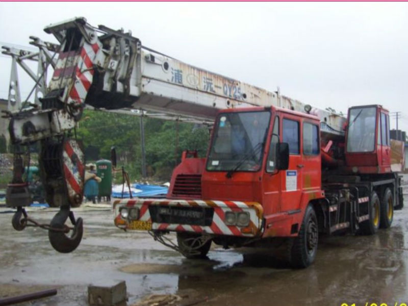 ZOOMLION used 25 ton crane QY25H 45000USD!