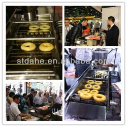 2013 newest high quality low price hot automatic stainless stell donut robot