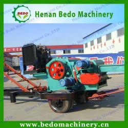 Drum wood chipper, wood chipper, wood drum chipper with feeding and discharging conveyors