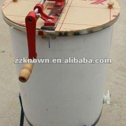 Honey bee extractor