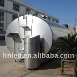 Milk cooling tank with auto cleaning system