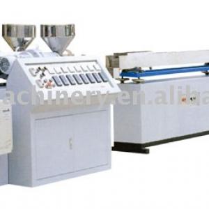 Multi-color drink straw extrusion line