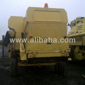 NEW HOLLAND TC56 COMBINE HARVESTER